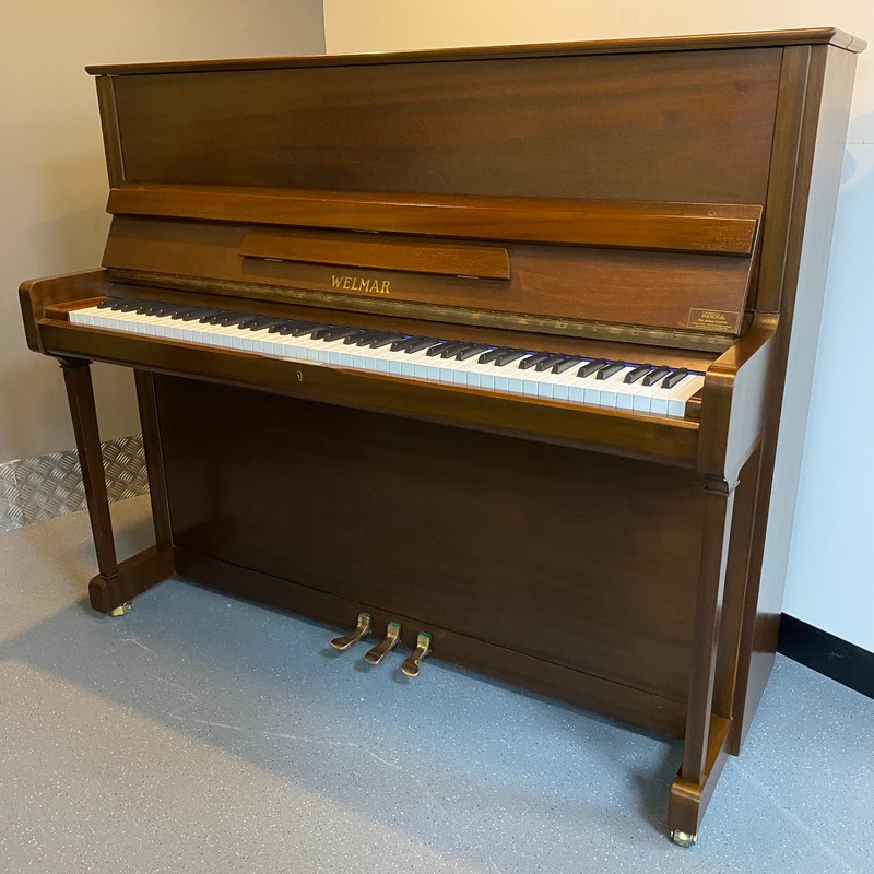 Pre-owned Welmar Model B upright piano in mahogany satin
