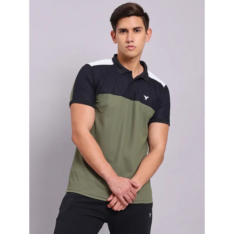 Men Colorblock Slim Fit Polo T-shirt with MATPIQ