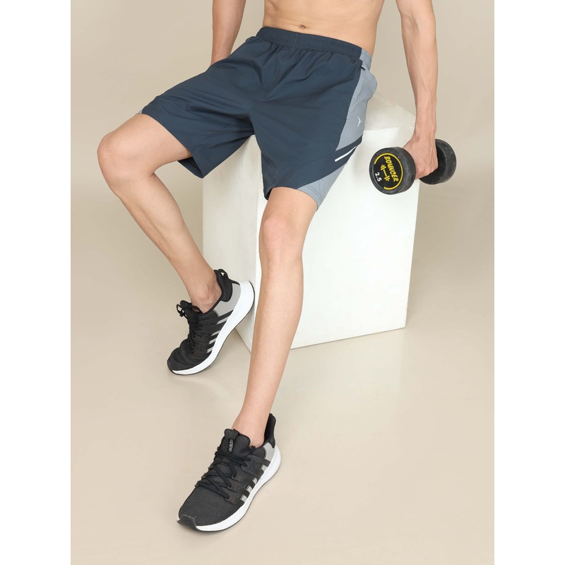 Men Colorblock Slim Fit Shorts with Lytra