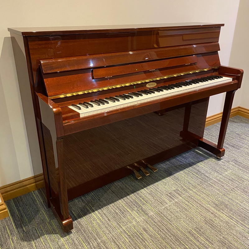 Pre-owned Kemble Oxford upright piano in polished mahogany – A1