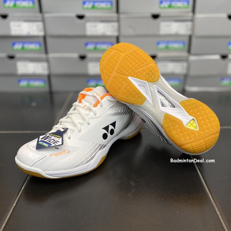 YONEX Power Cushion 65Z3 Wide Unisex Badminton Shoes (White / Orange)