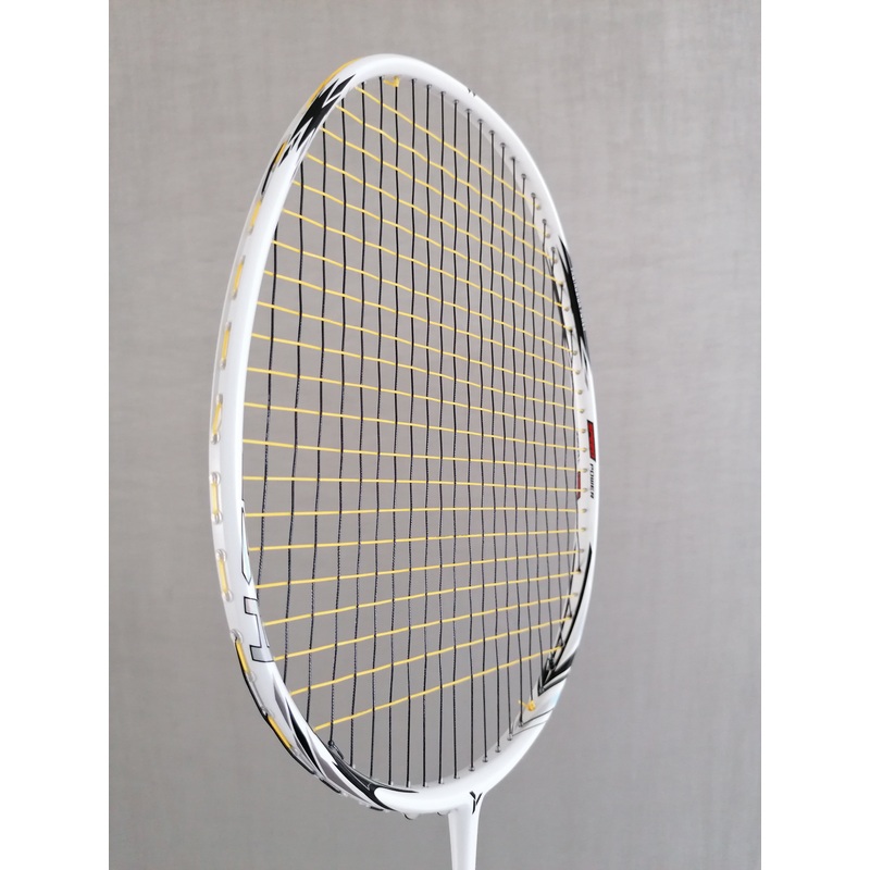 YangYang/Young Y-Flash 100 4u Badminton Racket