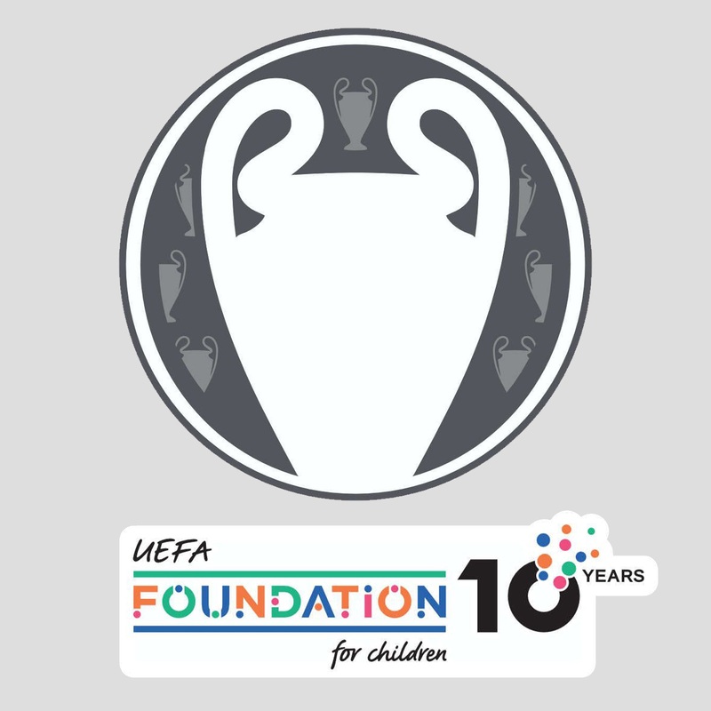 PSG 25/26 – UCL Title Holder Badge Set – Adult